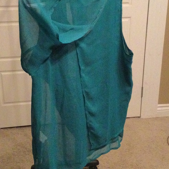 Lady Brand Sleeveless Top - Picture 3 of 7